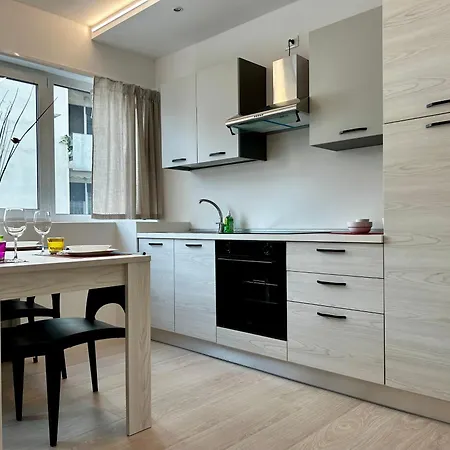Luxury Urban Oasis In Center Of * أوديني