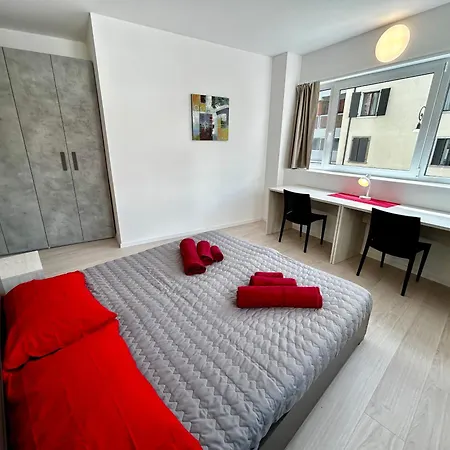 Luxury Urban Oasis In Center Of شقة *