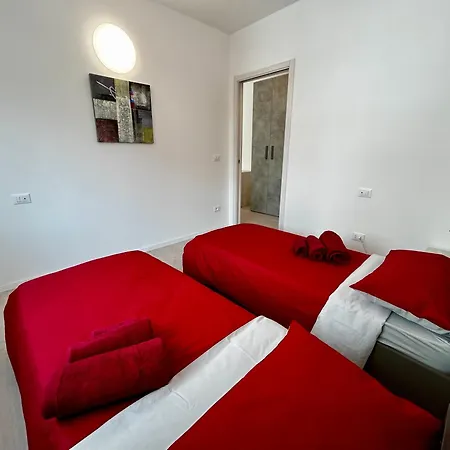 Luxury Urban Oasis In Center Of شقة *